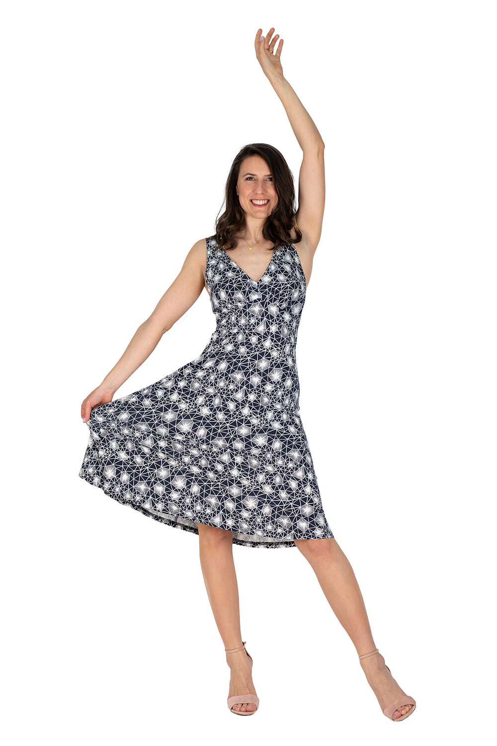 schwingendes Sommerkleid Sylvie in dunkelblau mit grafischem Linienmuster